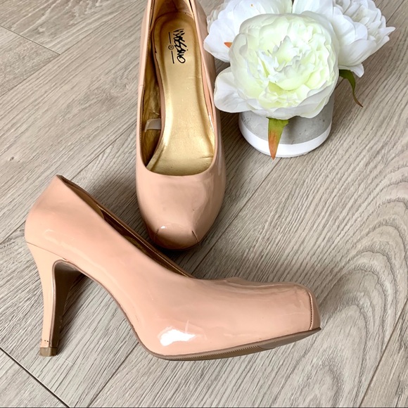 Mossimo Nude Heels - Picture 3 of 7